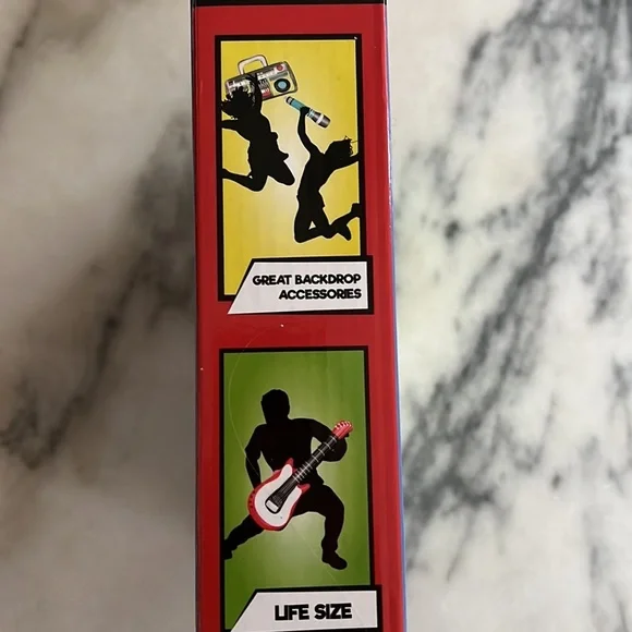 Party props! Rock out with inflatable keyboard, boombox and more - Picture 2 of 3